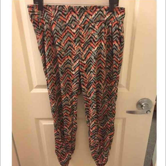 Aztec joggers - Picture 2 of 2