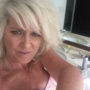 Meet your Posher, Lois