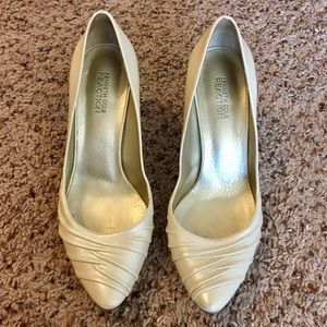 Kenneth Cole Reaction Small Heel Shoe SZ 8