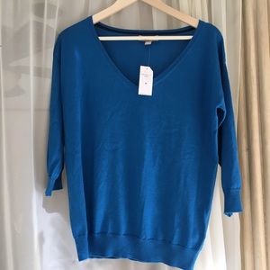 BANANA REPUBLIC NWT SPRING SWEATER WITH BROOCH