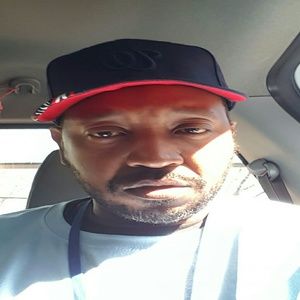 Meet your Posher, Derrick