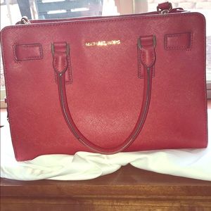 Michael Kors purse with detachable strap