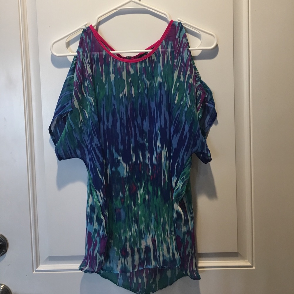 Express Cold-Shoulder Blouse. Size S.