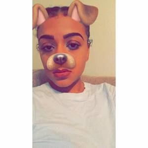 Meet your Posher, Alexis