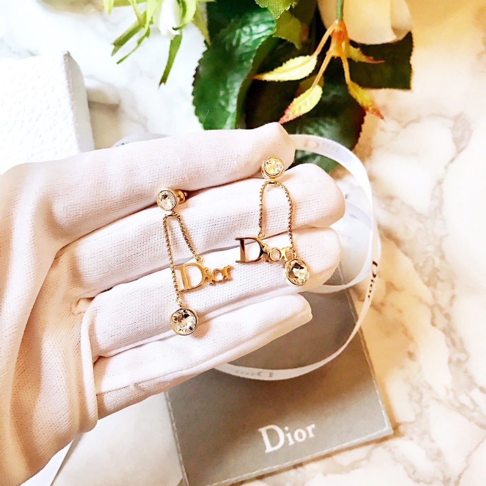 ♦️SOLD♦️ Dior initials gold logo earring - Picture 3 of 4