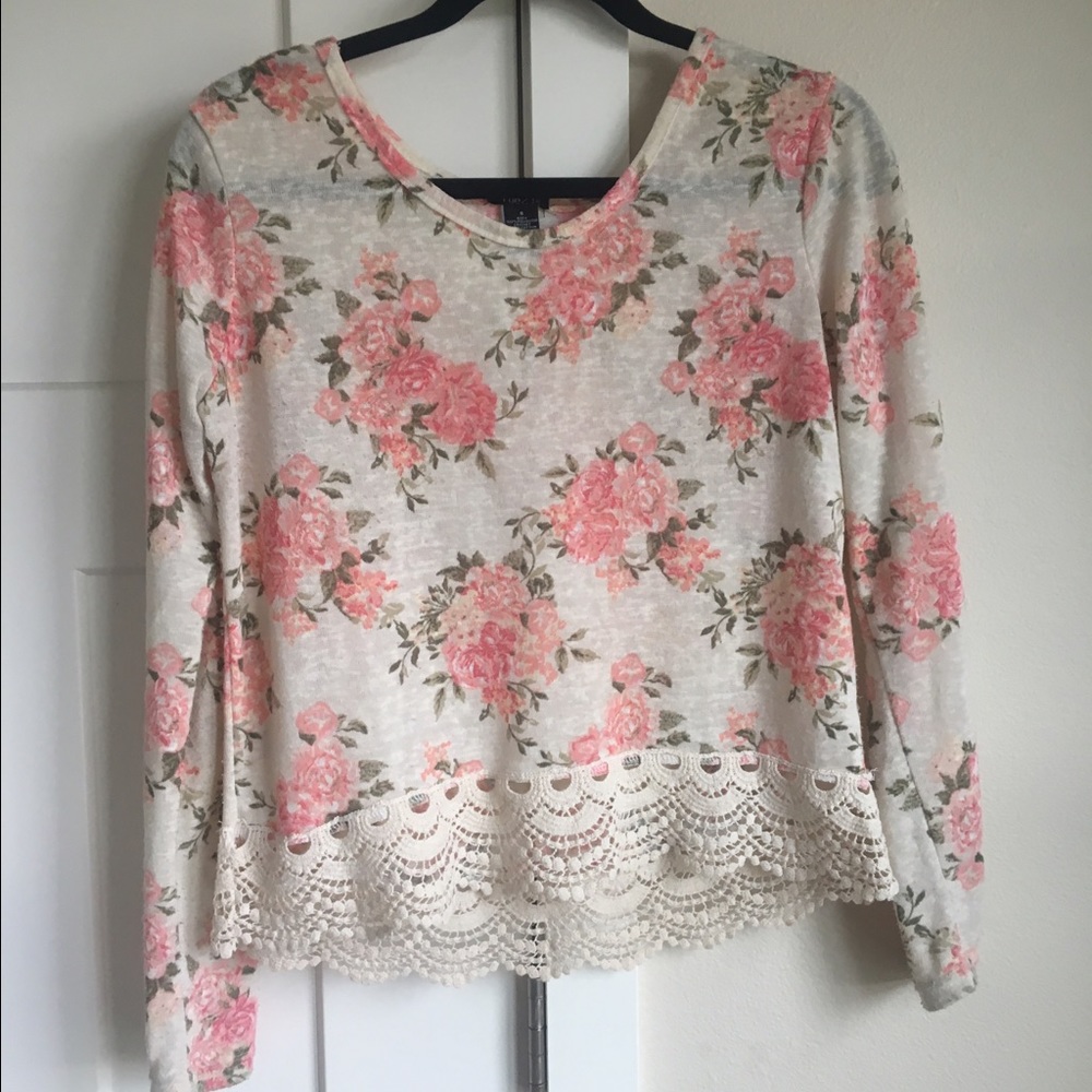 Floral print long sleeve top