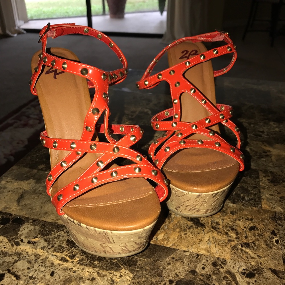 2B BEBE Orange/Cork studded wedge heels