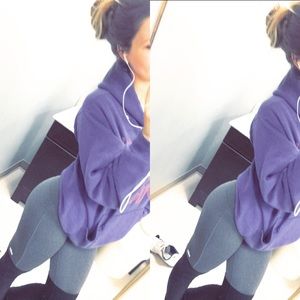 AloYoga Goddess Leggings