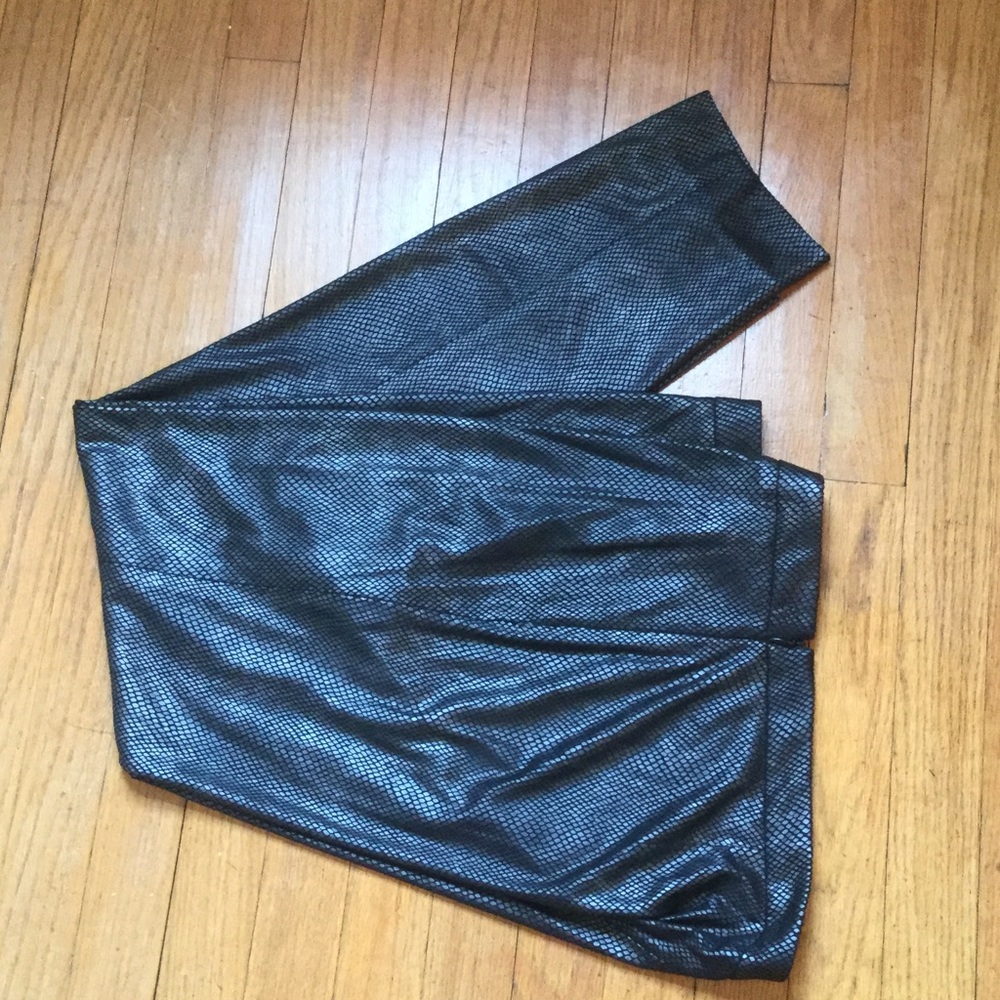 👖Anne Klein Snake Print Pants