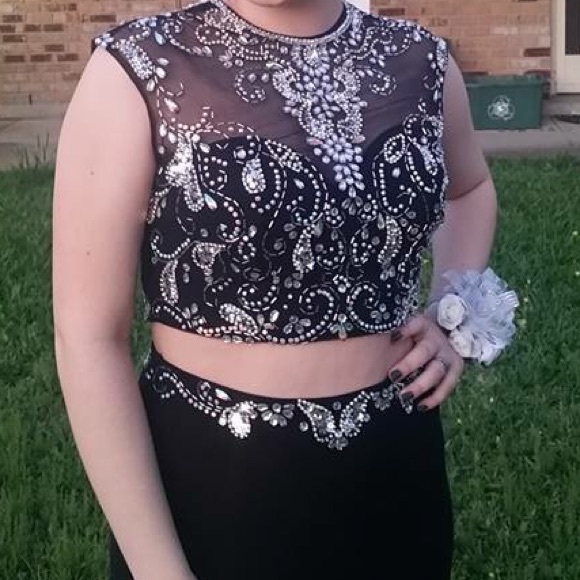 Black 2 piece prom dress - Picture 2 of 2
