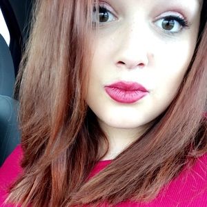 Meet your Posher, Delia