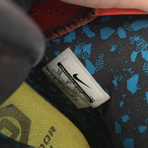 Slightly used Nike basketball shoes. - Picture 3 of 3