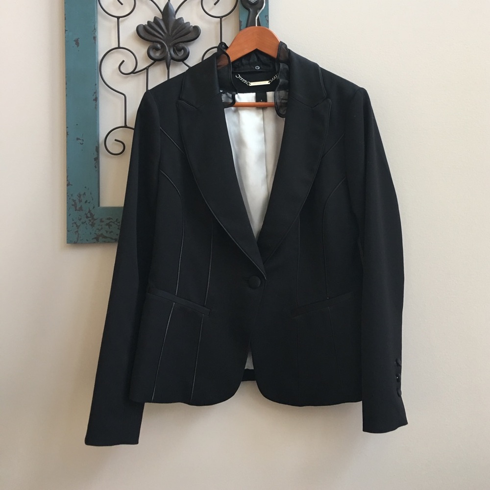 NWOT! White House Black MarketBlazer w/ruffle!!