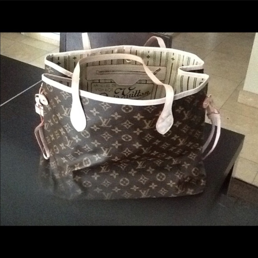 Neverfull monogram