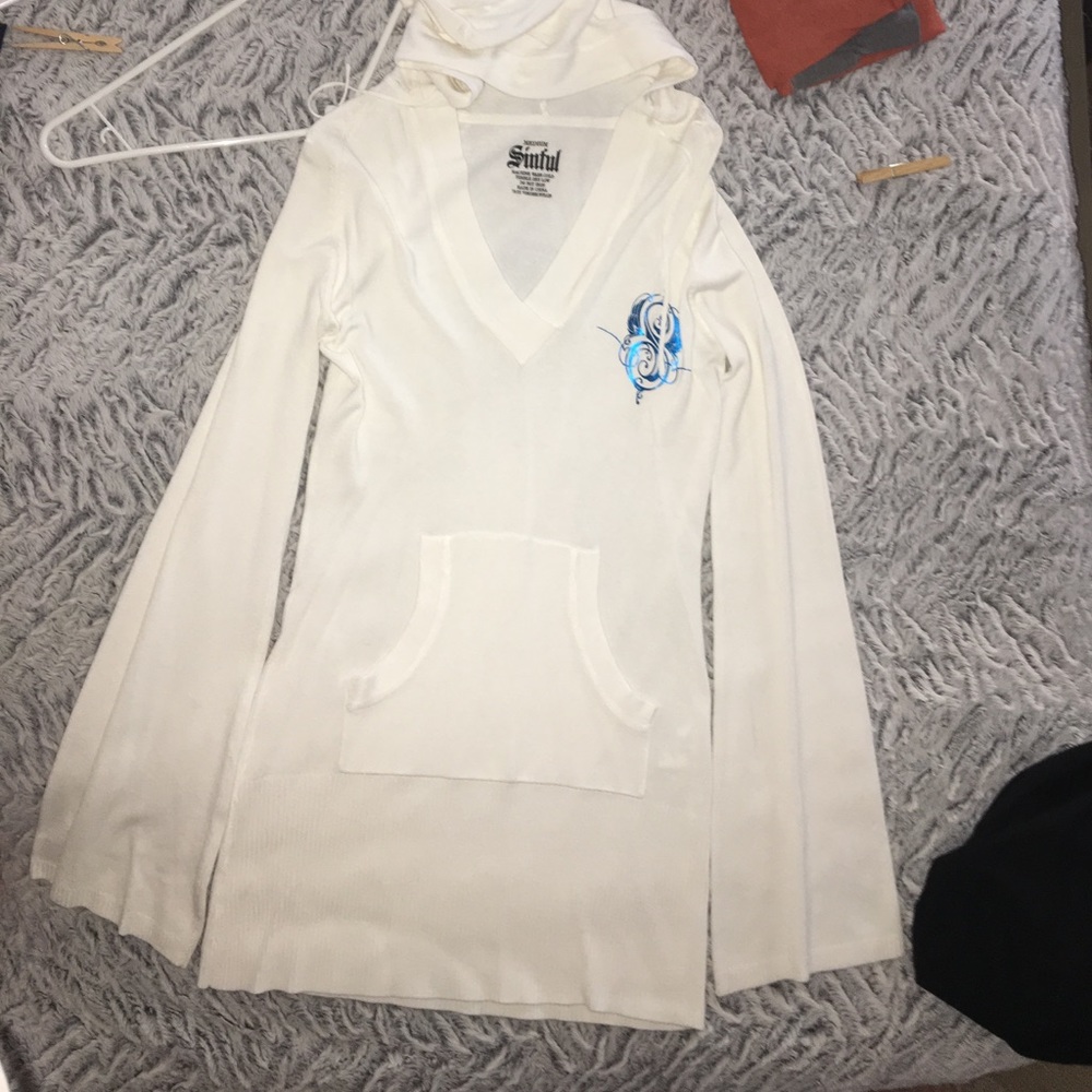 Light long sleeve sweater