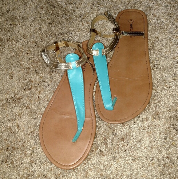 Sandals - Picture 2 of 2