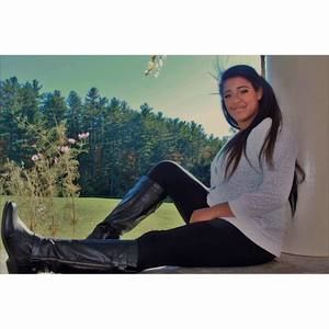 Meet your Posher, Yvette