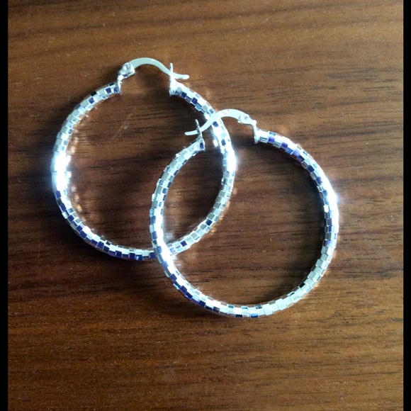 Sale! NWT 925 Silver pixelated hoop earrings - Picture 3 of 4