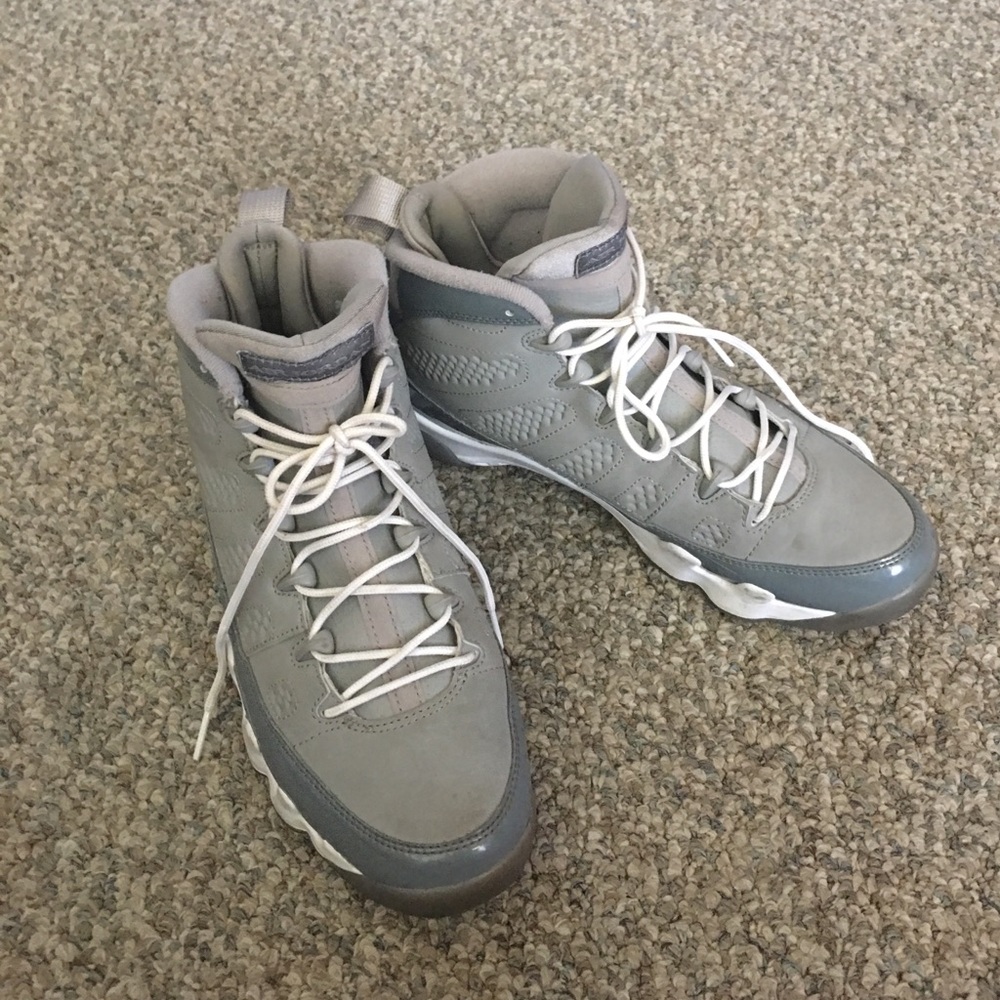 Cool gray 9's
