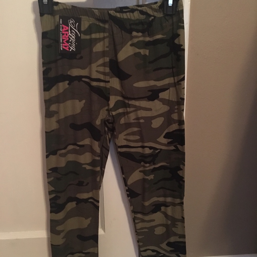 Army green Camo capris