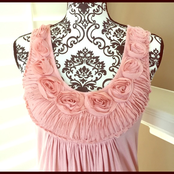 Sleeveless Top - Picture 2 of 5