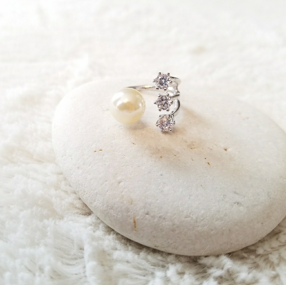 ☝️LEFT! 5Rated!Cubic Zirconia and Pearl Ring - Picture 3 of 7