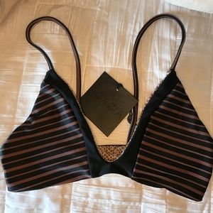 Acacia M bathing suit top