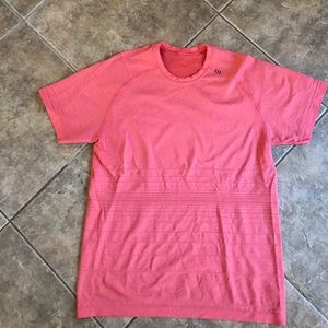 Men's Lululemon tee