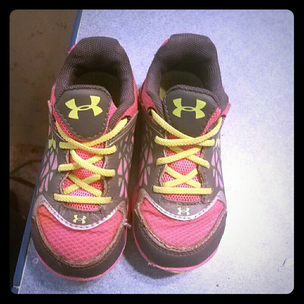 Under armour tennis shoes toddler size 8