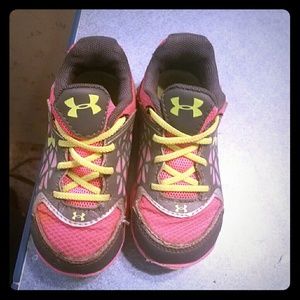 Under armour tennis shoes toddler size 8