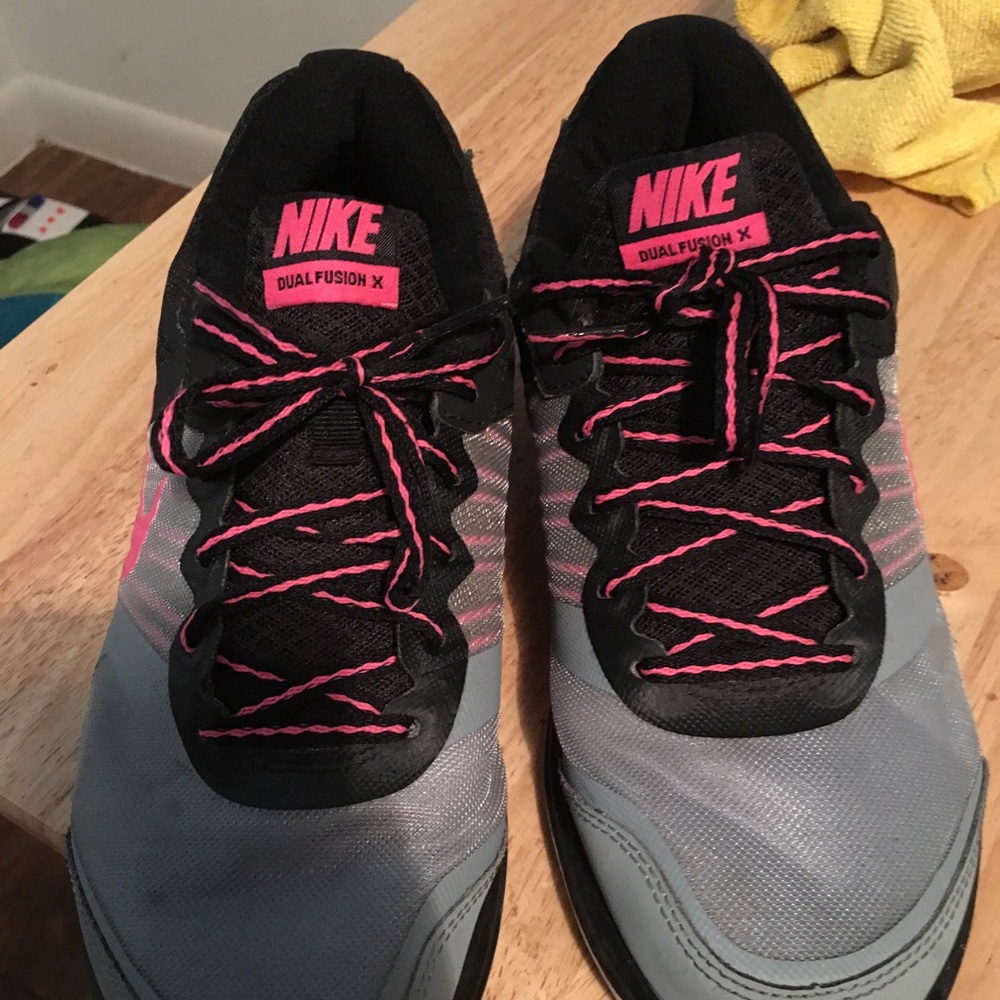 Nike dual fusion x shoes size 9.5w