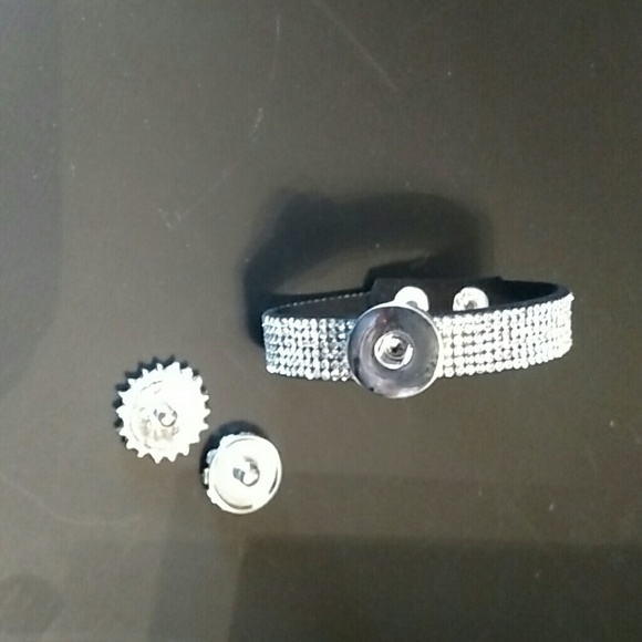 Interchangeble snap bracelet with two  snaps - Picture 1 of 2