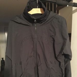 Black lululemon water resistant jacket