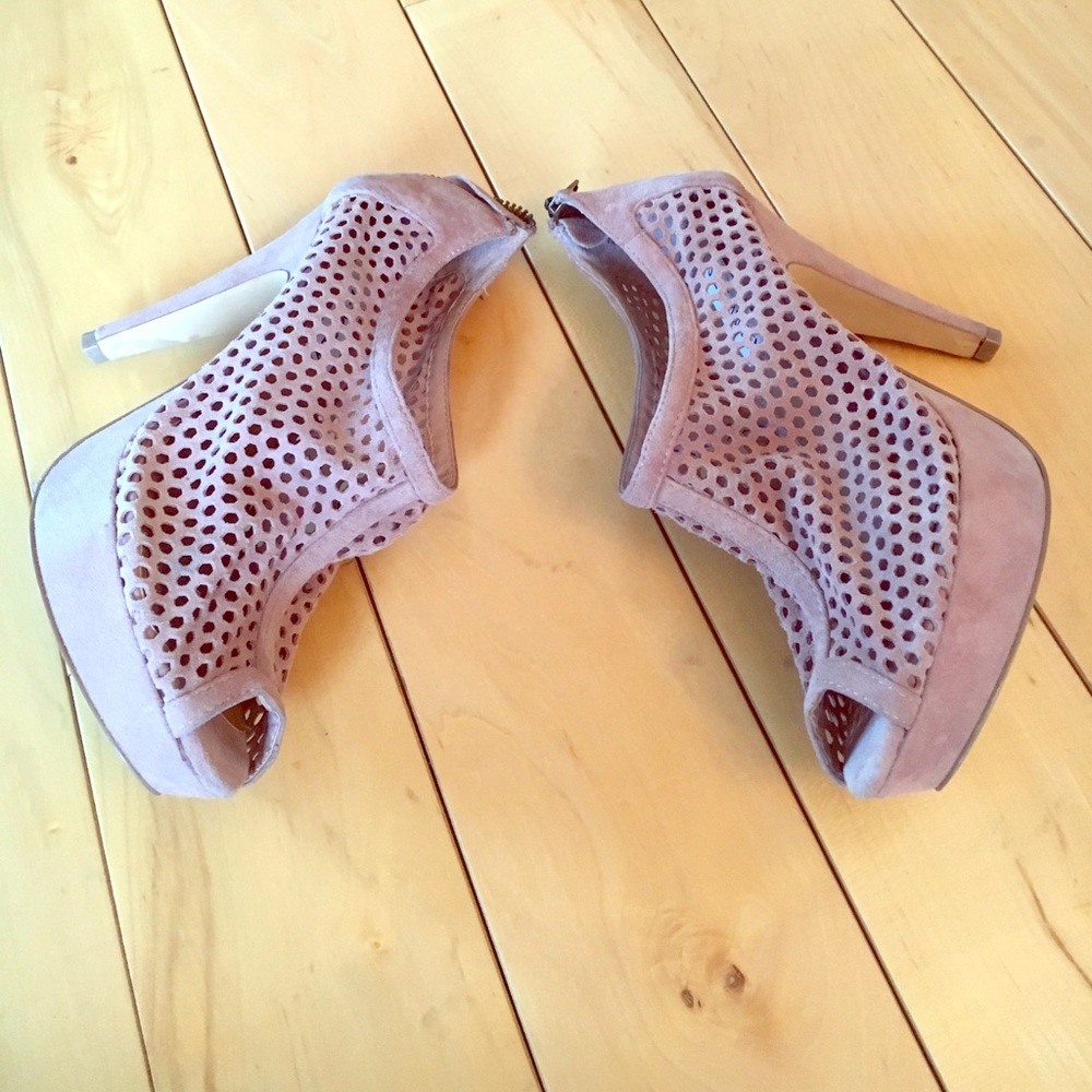Steve Madden Hawkins peep toe heels