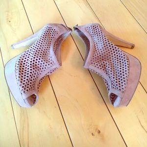 Steve Madden Hawkins peep toe heels