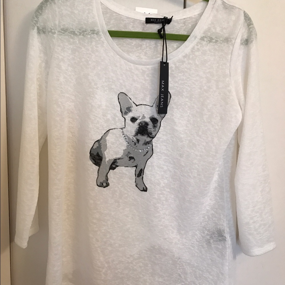 Cute very crisp white pullover top with dog wearing rhinestones!