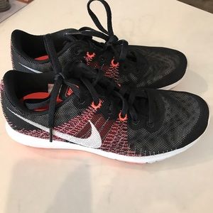 Near new Nike Fury size Women's 6.