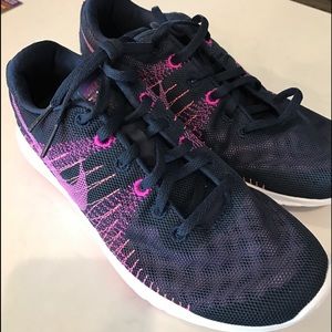 New without tags Nike Fury. Size Women's 6.