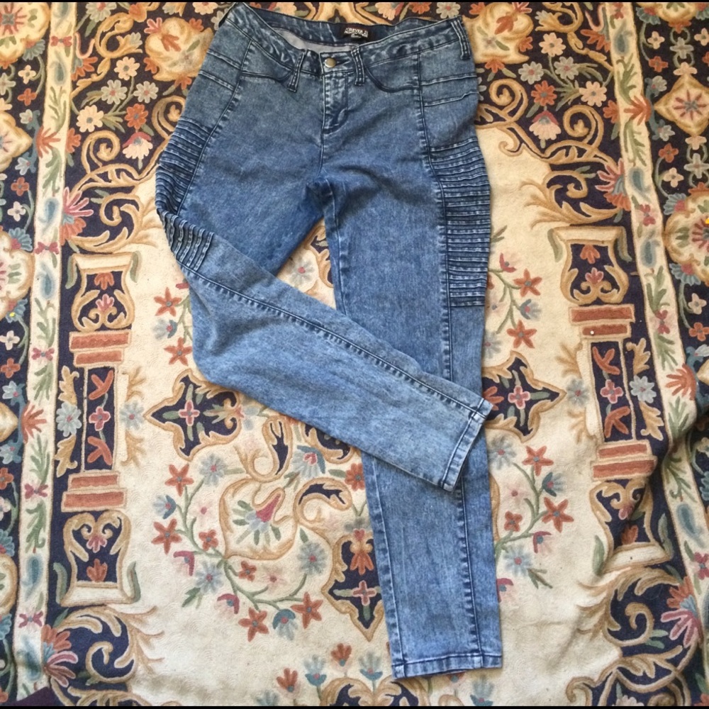FOREVER 21 ACID WASH JEGGINGS