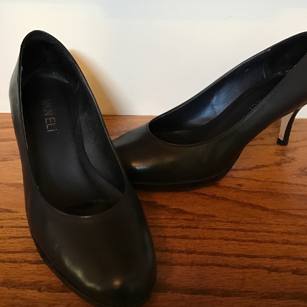 Vanelli Navy Nappa Leather Platform Pumps