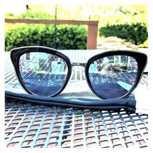 Quay?Every Little Thing Black / Lilac?