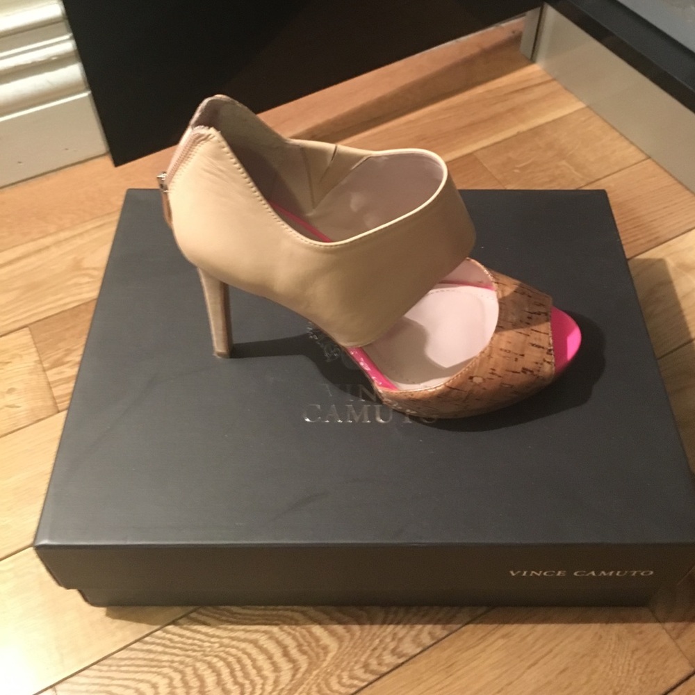 Vince Camuto almost new shoes US 7.5