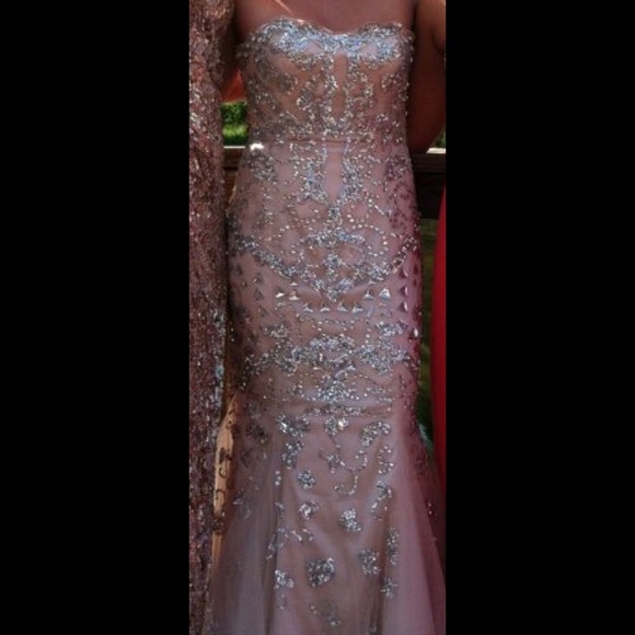 Elegant prom/formal dress - Picture 3 of 4