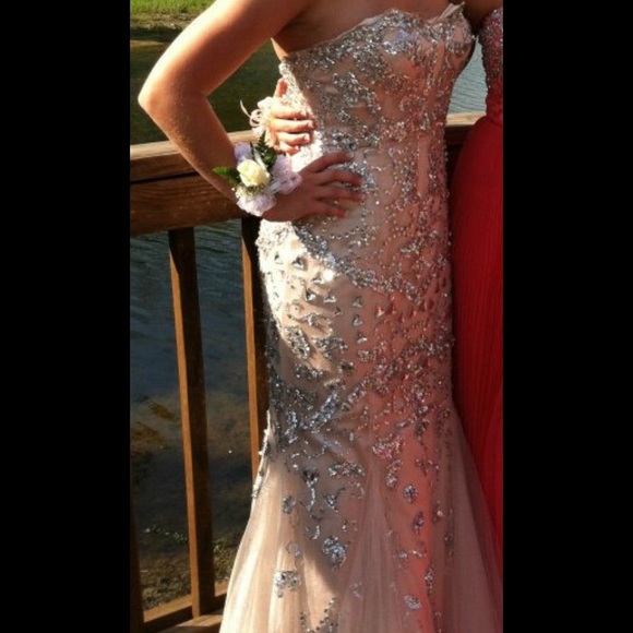 Elegant prom/formal dress - Picture 4 of 4