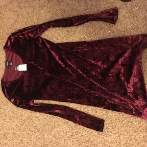 Dark red velvet long sleeve short dress