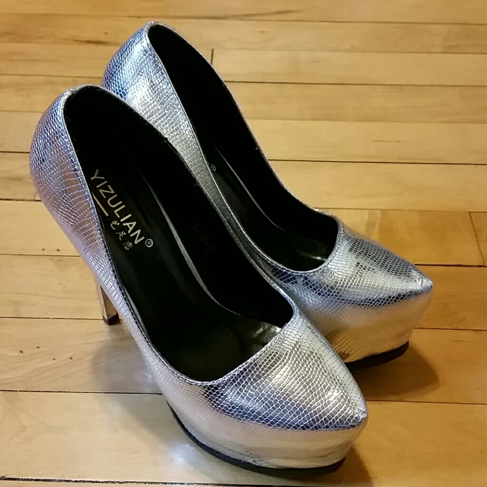 Silver Heel Plain Shoes Size 37