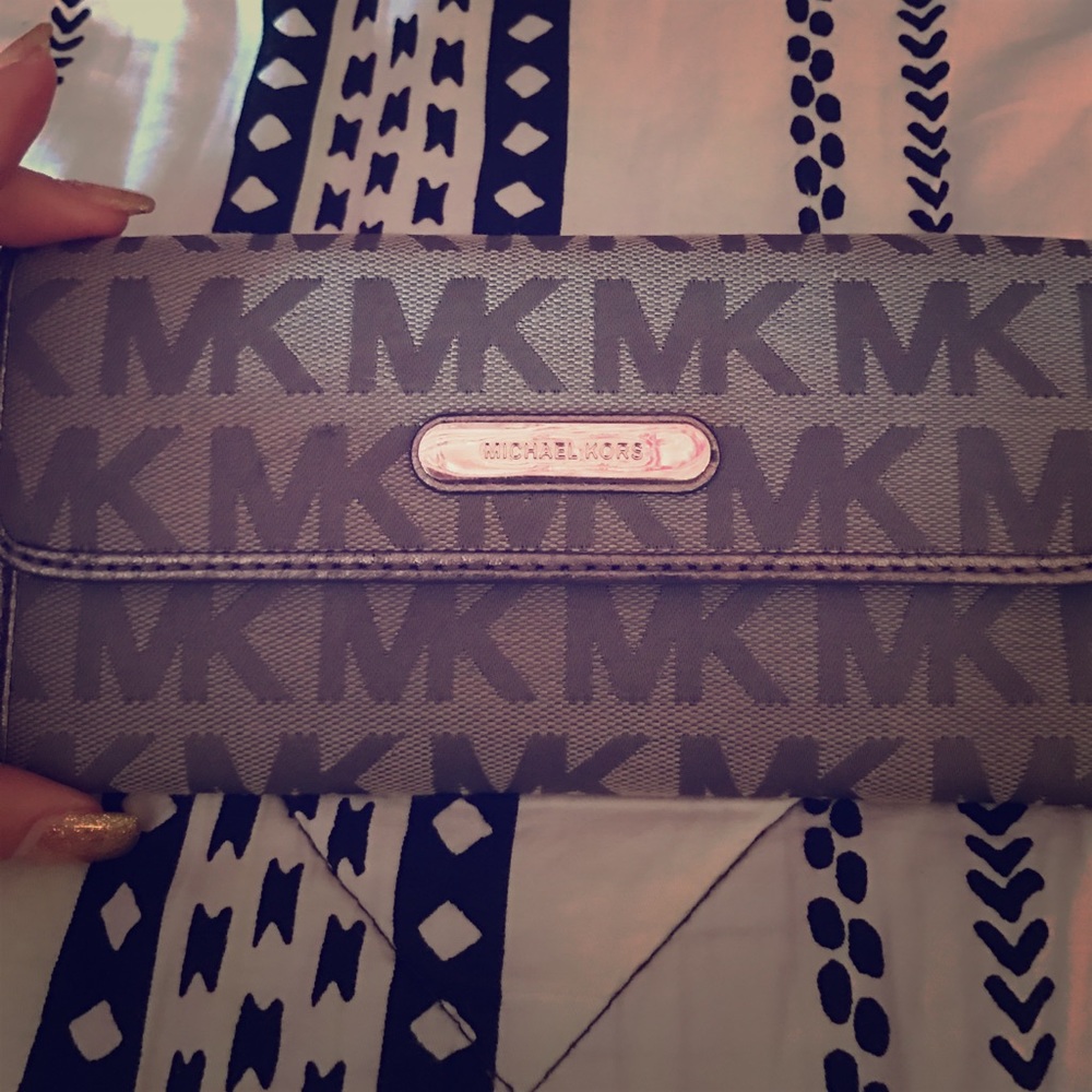 Michael kors gray wallet