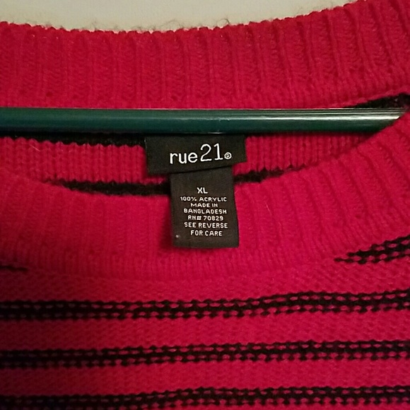 Cropped sweater - Picture 2 of 2