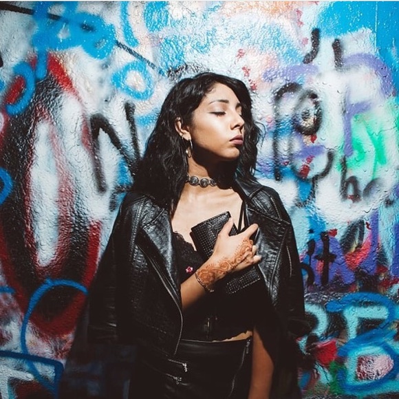 Meet your Posher, Yilda - Picture 2 of 2