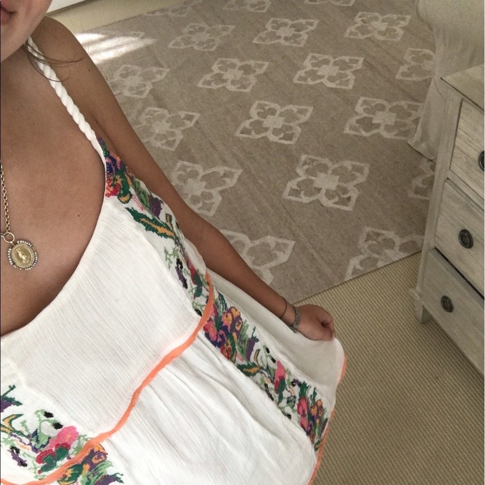 🌸 ⛔️SOLD Floral Embroidery Sun Dress ☀️💖 - Picture 6 of 7
